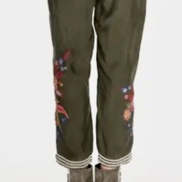 Johnny Was Khaki Green Jogger Pants Cropped Ankle Floral Embroidery Sz Medium - Picture 5 of 7